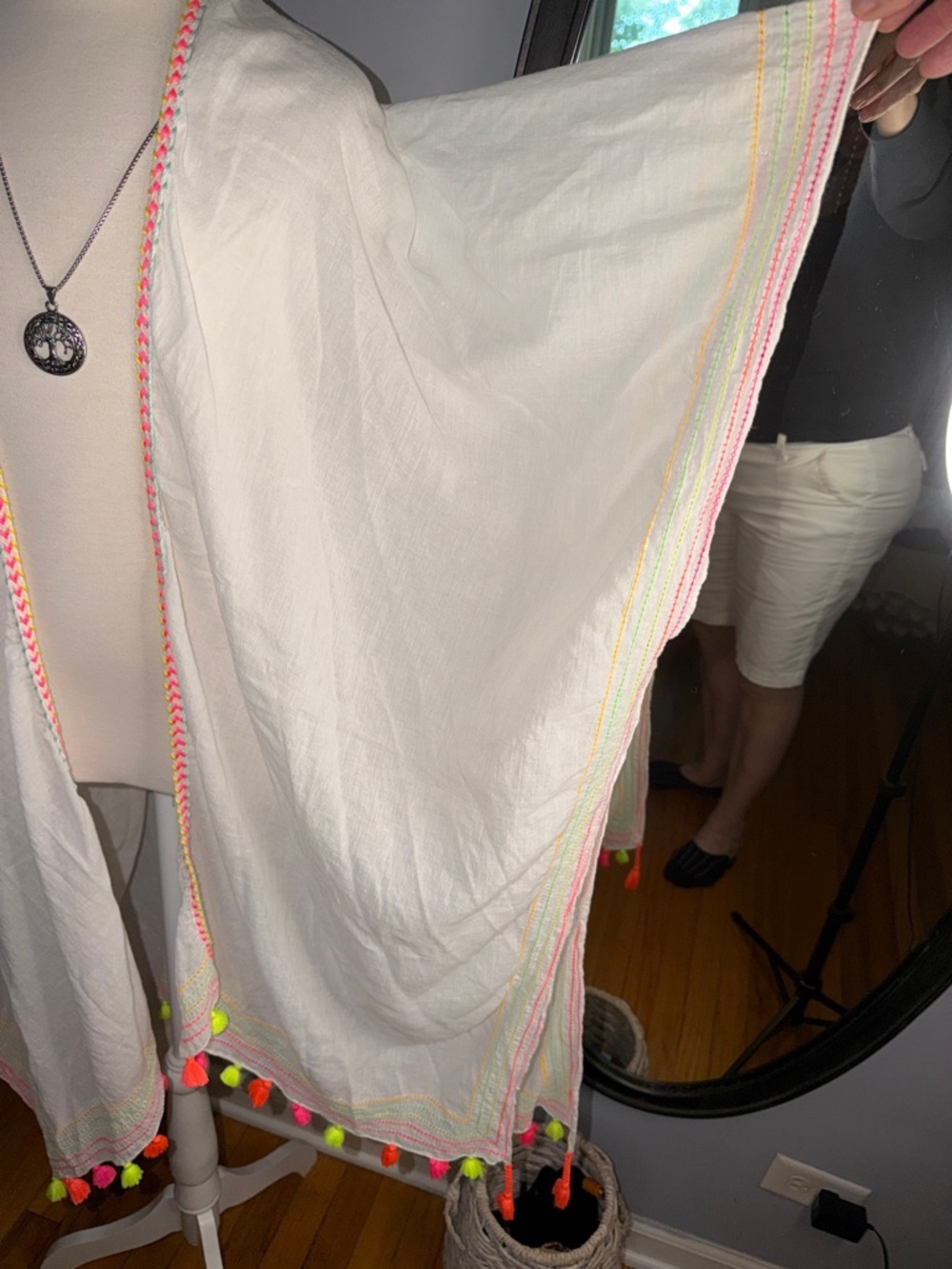 100% Cotton White Heart-Trim Sarong Coverup - Women's Beach Wrap - Picture 4 of 8